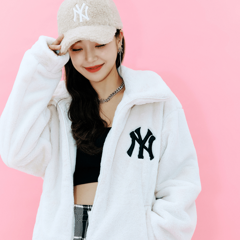 Áo MLB Basic Stand Neck Mega Logo Plush Jumper NY Yankees 3AJPF0416-50CRS - Ảnh 4