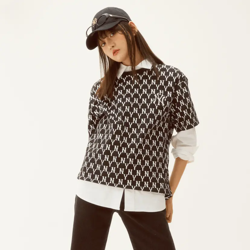 Alternative view of Áo MLB Monogram All Over Over Fit Short Sleeve Black 31TSM1131-50L