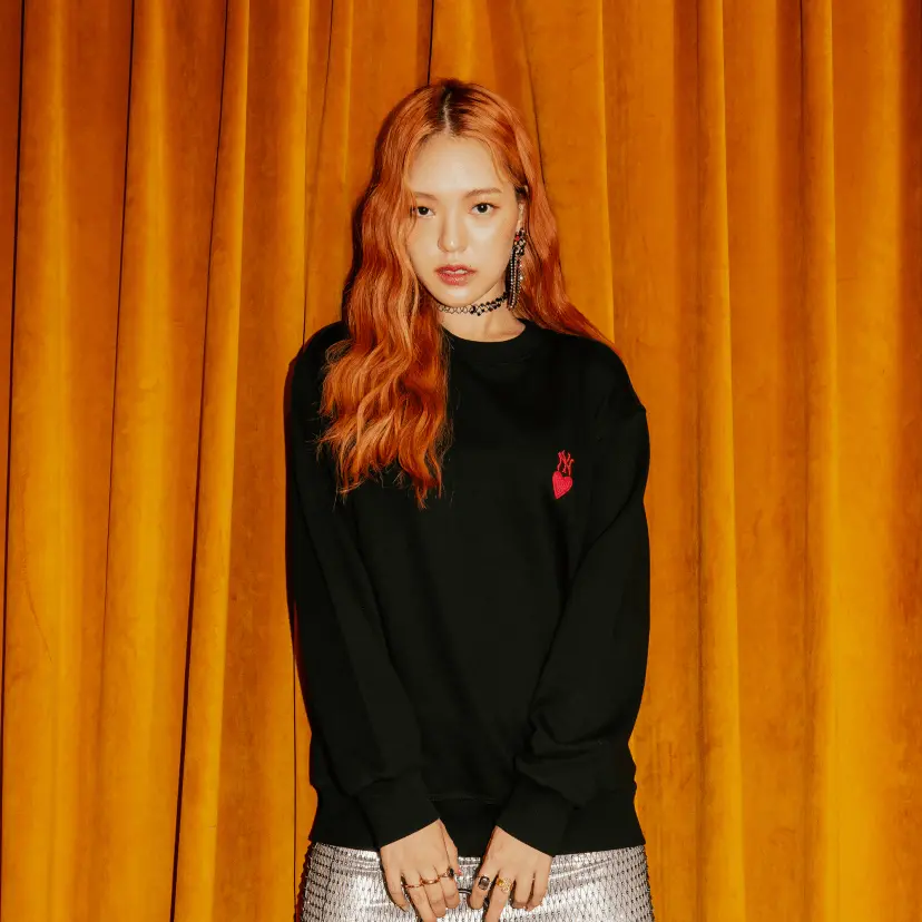 Áo MLB Heart Back Big Logo Sweater 3AMTH0314-50BKS - Ảnh 6