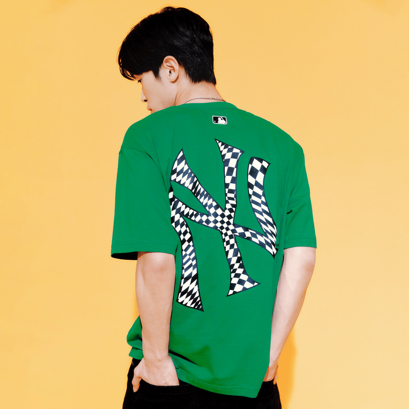 Áo MLB Checkerboard Logo Overfit Yankees ‘Paisley Green’ 3ATSO0233-50GND - Ảnh 2
