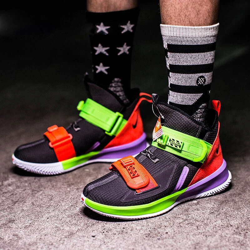 Giày Nike LeBron Solder 13 'Grey Red' AR4228-002 - Ảnh 3