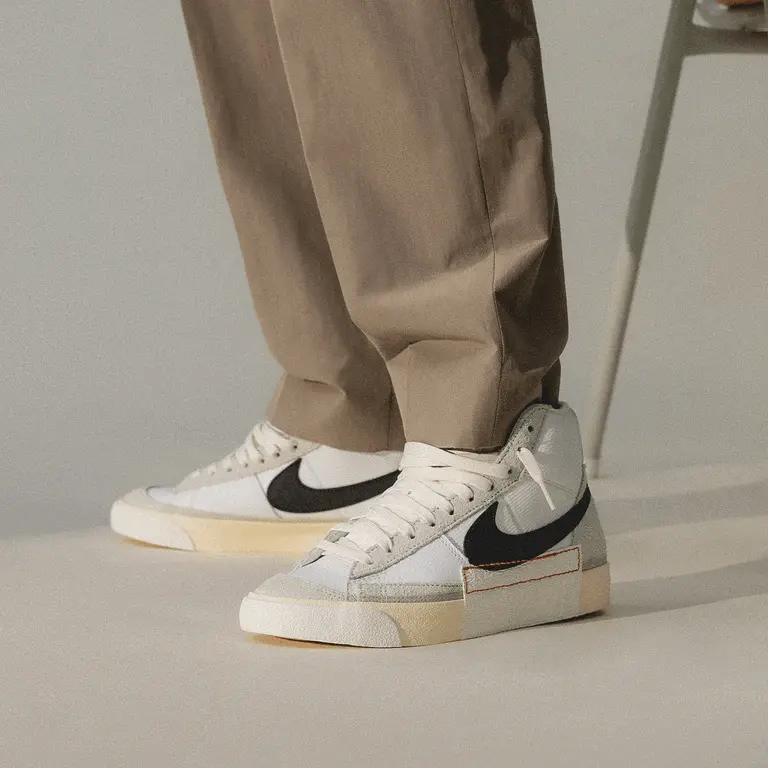 Alternative view of Giày Nike Blazer '77 Pro Club 'Light Bone Black' DQ7673-100