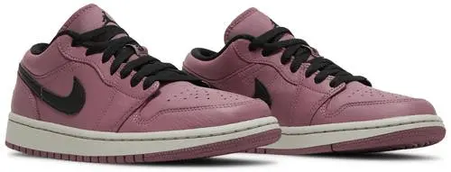Alternative view of Giày Nike Wmns Air Jordan 1 Low SE 'Light Mulberry' DC7268-500