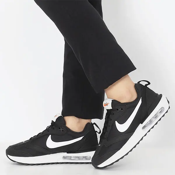 Alternative view of Giày Nike Air Max Dawn 'Black White' DC4068-001