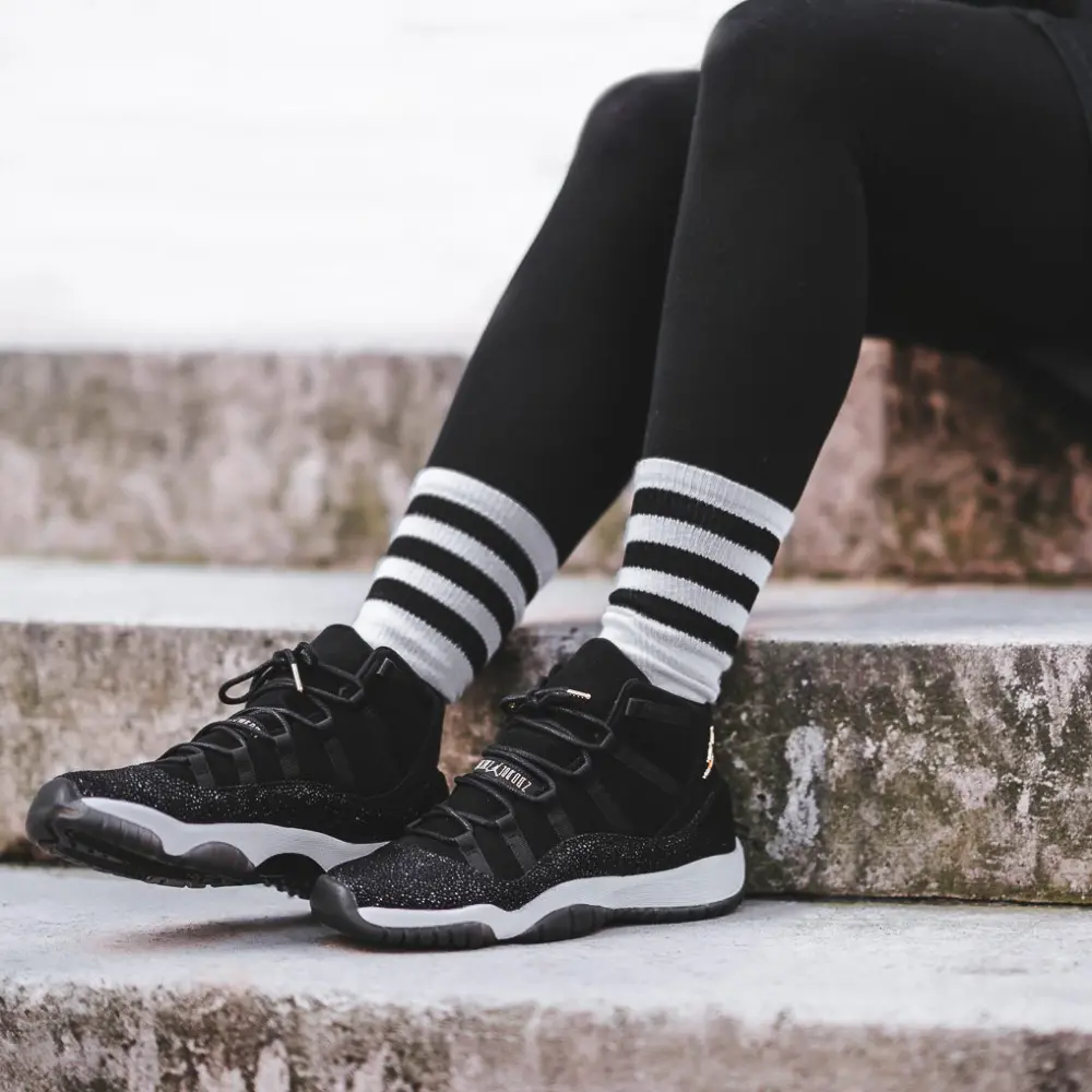 Alternative view of Giày Nike Air Jordan 11 Retro 'Heiress Black Stingray' 852625-030