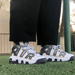 Alternative view of Giày Nike Air More Uptempo GS 'Snakeskin' CQ4583-100