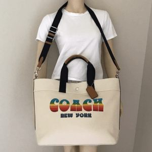 Alternative view of Túi Coach Extra Large Canvas Rainbow Tote Bag Chalk Coach F72848
