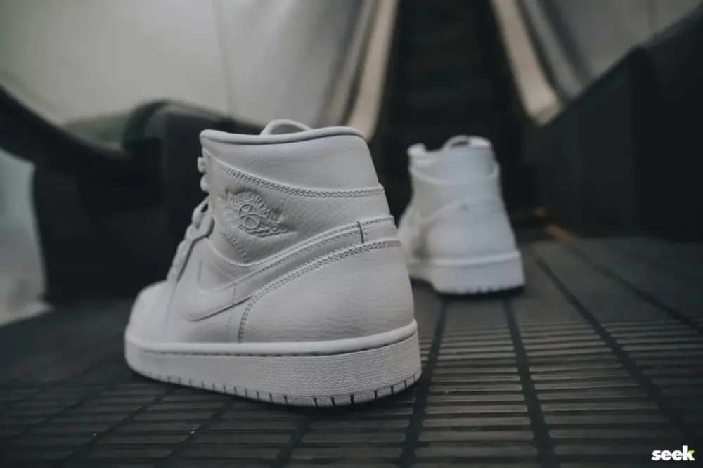 Giày Nike Air Jordan 1 Mid 'Triple White' (2020) 554725-126 - Ảnh 5
