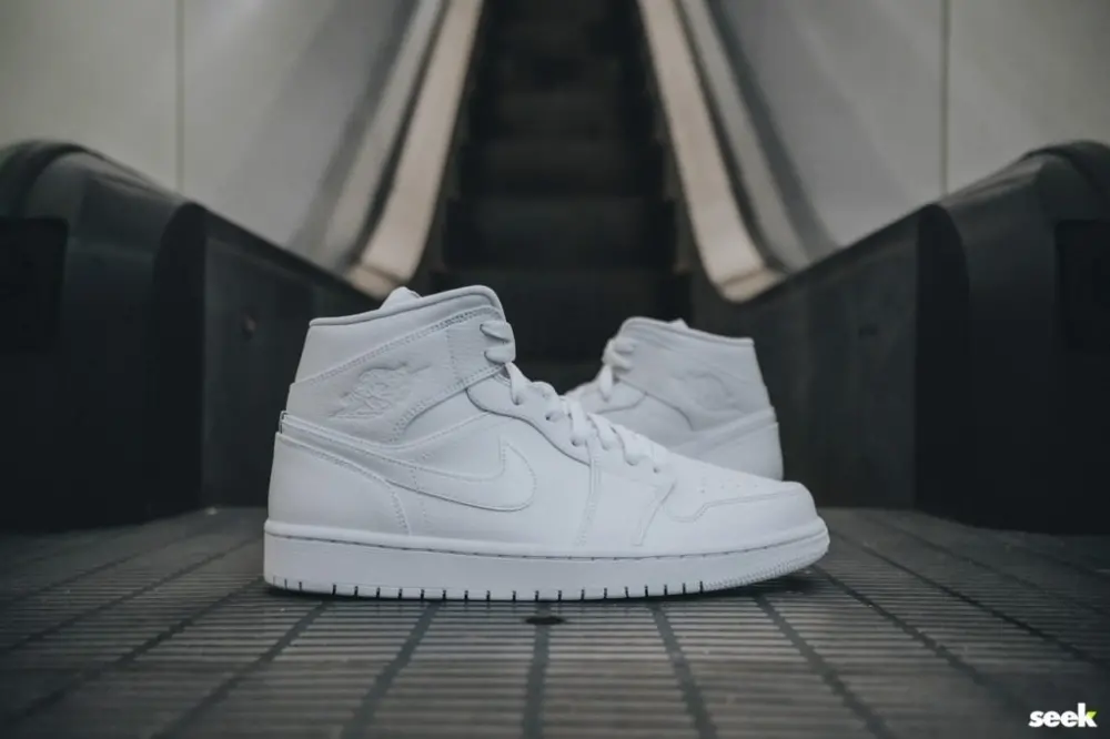 Giày Nike Air Jordan 1 Mid 'Triple White' (2020) 554725-126 - Ảnh 4