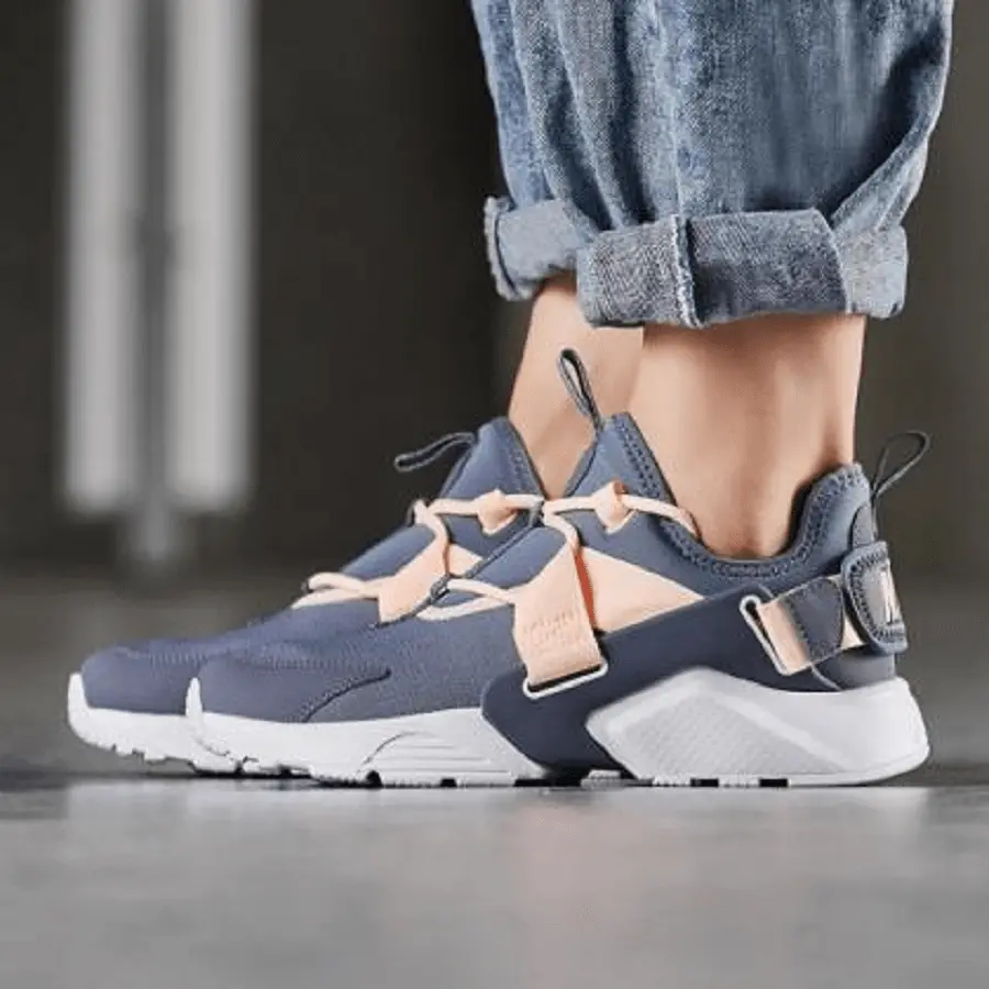 Alternative view of Giày Nike Air Huarache City Low 'Light Carbon' AH6804-012