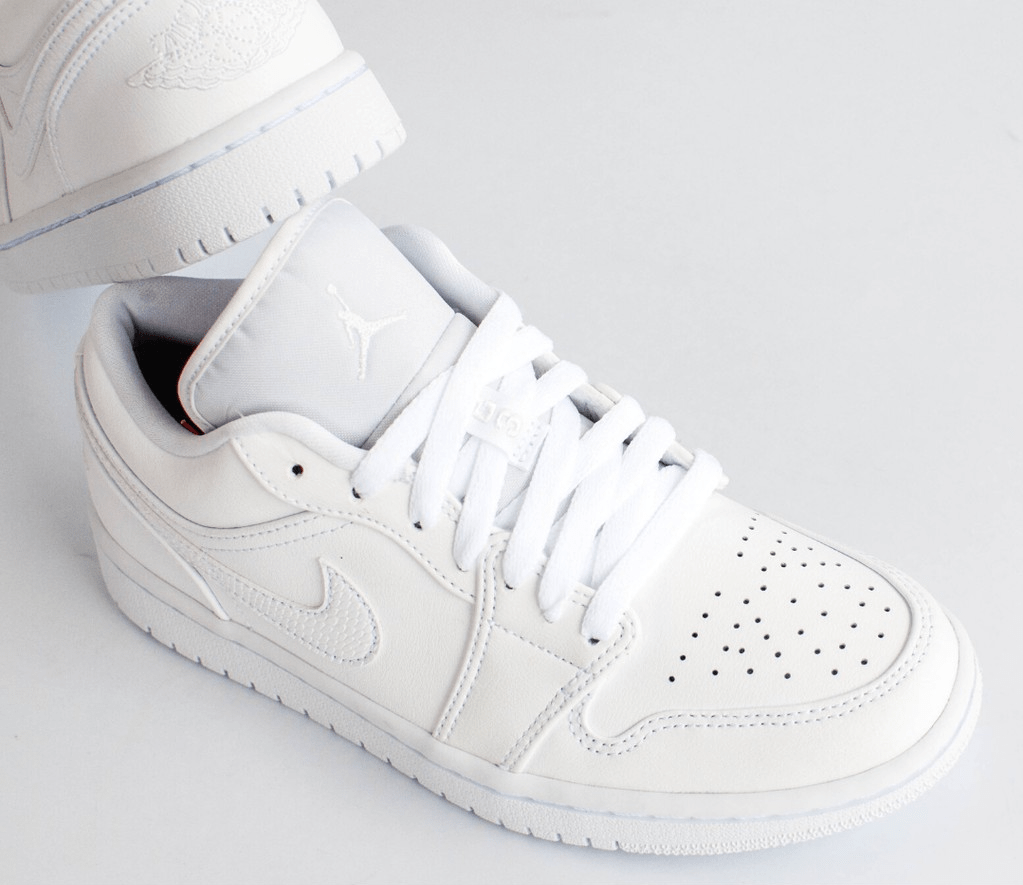 Giày Nike Wmns Air Jordan 1 Low 'Triple White' AO9944-111 - Ảnh 4