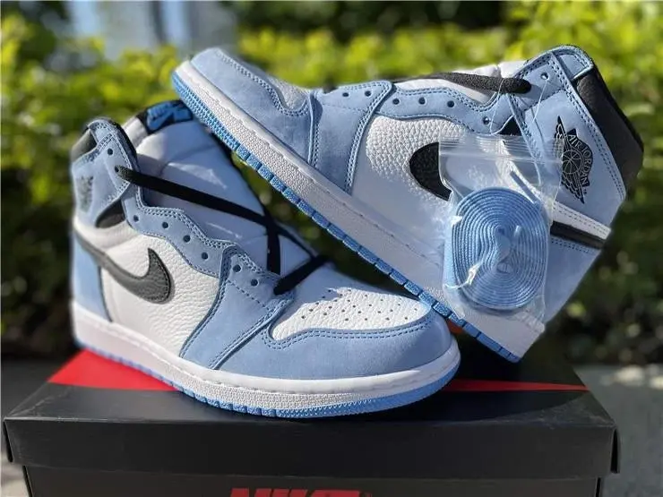 Giày Nike Air Jordan 1 Retro High OG 'University Blue' 555088-134 - Ảnh 6