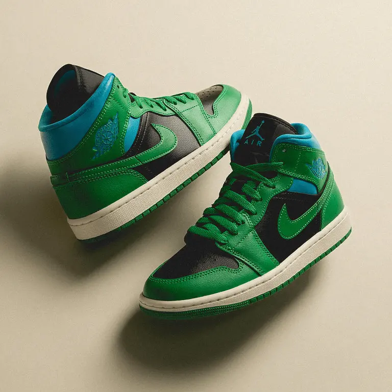 Alternative view of Giày Nike Air Jordan 1 Mid 'Lucky Green Aquatone' BQ6472-033