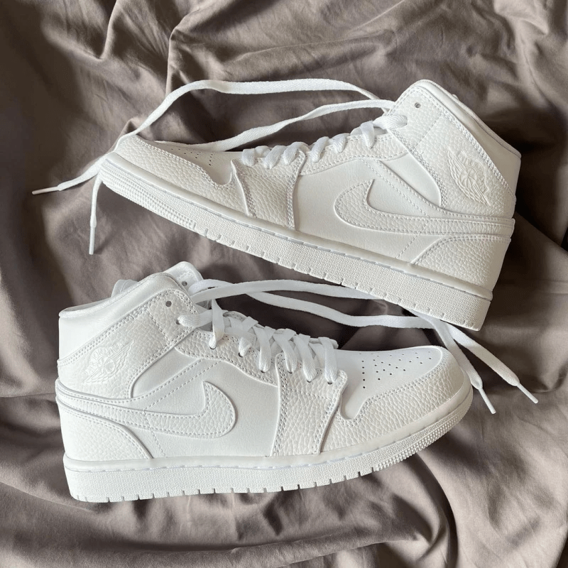 Giày Nike Air Jordan 1 Mid 2022 'Triple White' 554724-136 - Ảnh 2