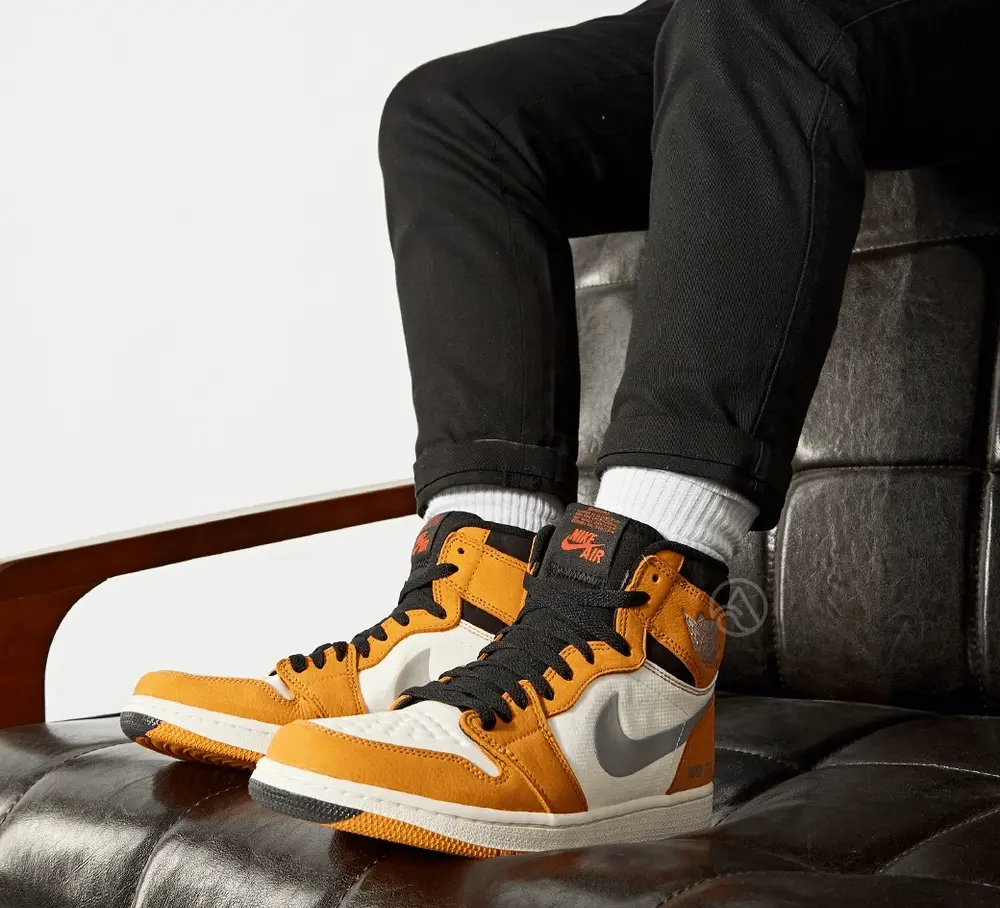 Alternative view of Giày Nike Air Jordan 1 Element Gore Tex 'Light Curry' DB2889-700