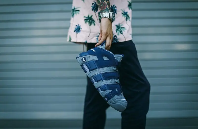 Alternative view of Giày Nike Air More Uptempo ''Georgetown Hoyas'' 921948-003