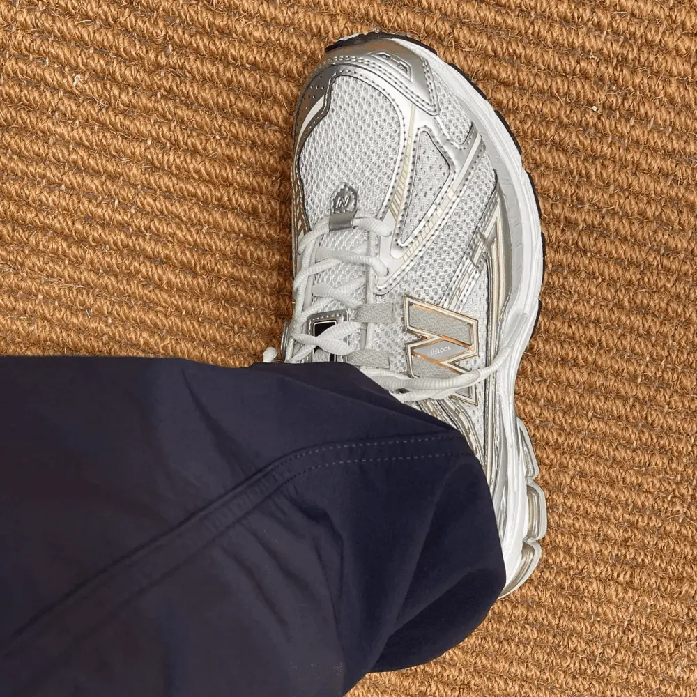 Giày New Balance 1906R 'White Silver Metallic' M1906RI - Ảnh 3