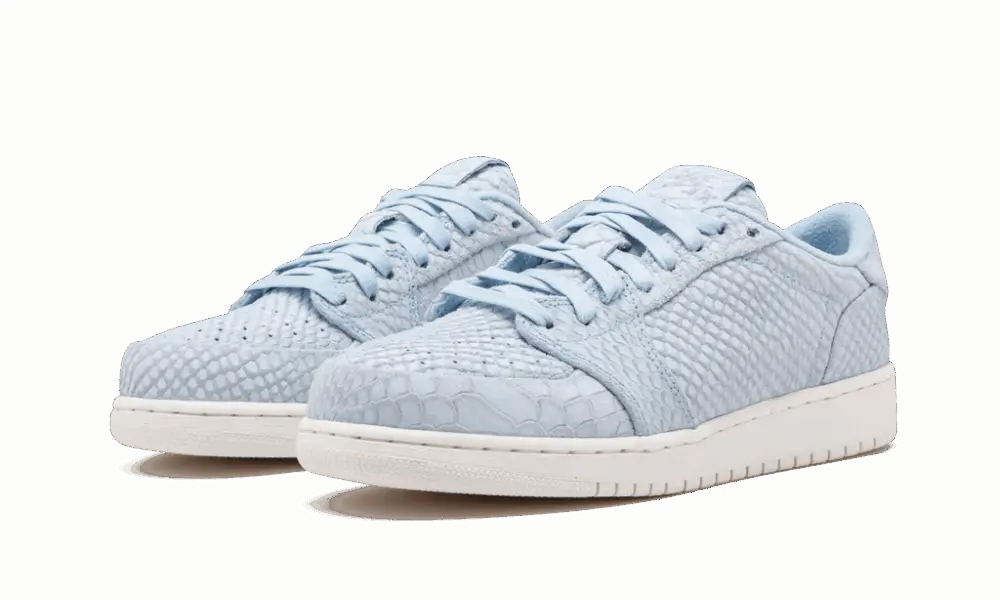 Alternative view of Giày Nike Air Jordan 1 Retro Low NS GS 'Ice Blue' 923624-441