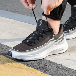 Alternative view of Giày Nike Zoom Winflo 6 Shield 'Reflect Silver' BQ3190-001