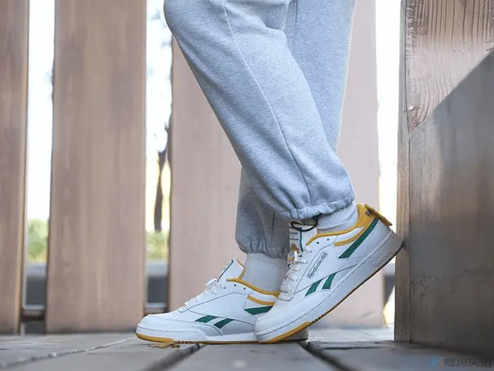 Alternative view of Giày Reebok Club C KaKao Friend 'White' GV8583