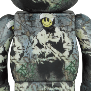 Alternative view of Mô Hình Brandalism Be@rbrick 100% + 400% 'Riot Cop' 99253-RCP-0104