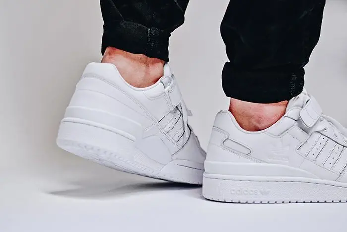 Alternative view of Giày Adidas Forum Low 'Triple White' FY7755