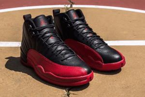 Alternative view of Giày Nike Air Jordan 12 Retro 'Flu Game' 2016 130690-002
