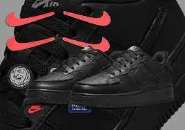 Alternative view of Giày Nike Air Force 1/1 'Black Metallic Silver' DB1856-001