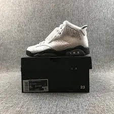 Alternative view of Giày Nike Air Jordan 6 Retro BG 'Alligator' 384665-110