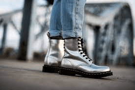 Alternative view of Giày Dr.Martens Vegan 1460 Metallic Chrome 'Silver' 24865040