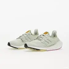 Alternative view of Giày Adidas Ultraboost 2022 'Linen Green' GX9162