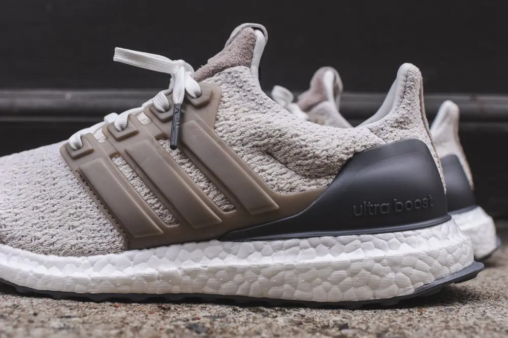 Alternative view of Giày Adidas Consortium UltraBoost Lux DB0338