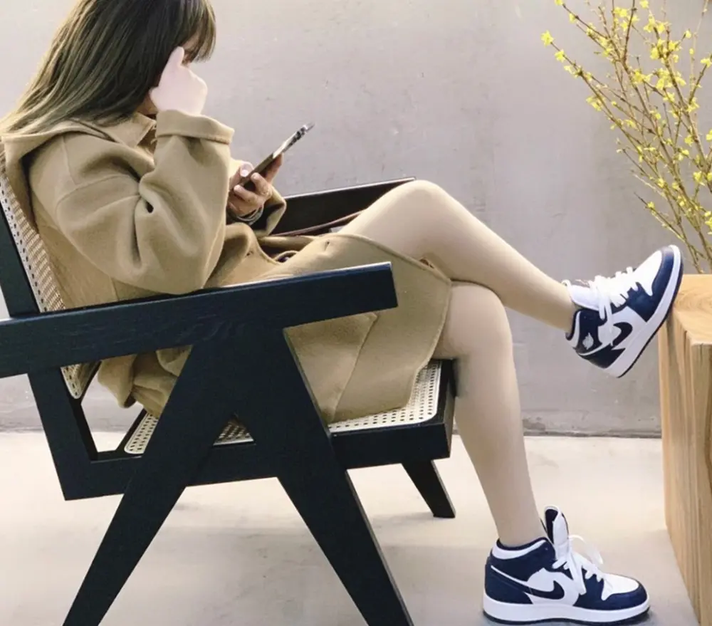 Giày Nike Air Jordan 1 Mid GS 'Obsidian' 554725-174 - Ảnh 4