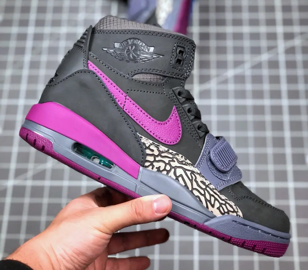 Alternative view of Giày Nike Jordan Legacy 312 'Dark Grey' AV3922-005