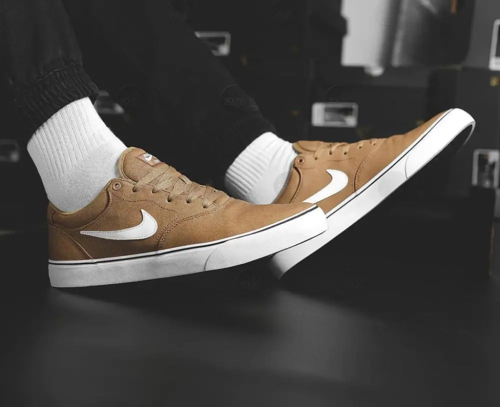 Alternative view of Giày Nike SB Chron 2 Canvas 'Ale Brown Gum' DM3494-200