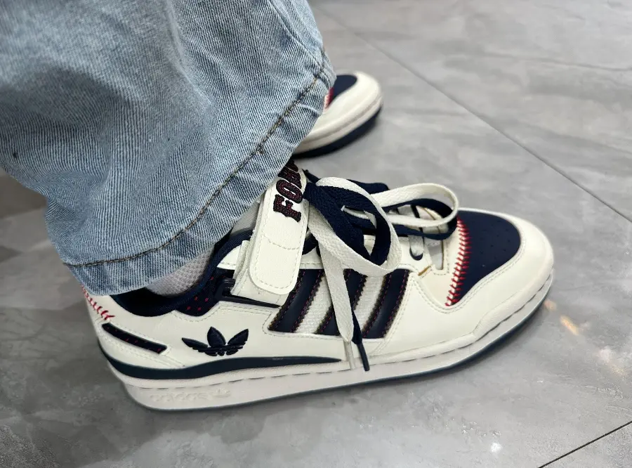 Alternative view of Giày Adidas Forum Low ‘Baseball’ IE7309