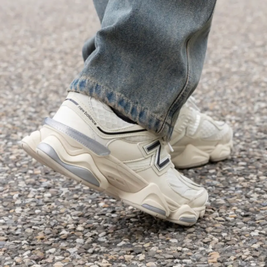 Alternative view of Giày New Balance 9060 'Cream Black' U9060DUA