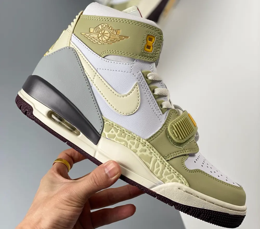 Alternative view of Giày Nike Air Jordan Legacy 312 'Year of the Rabbit' FD9907-111