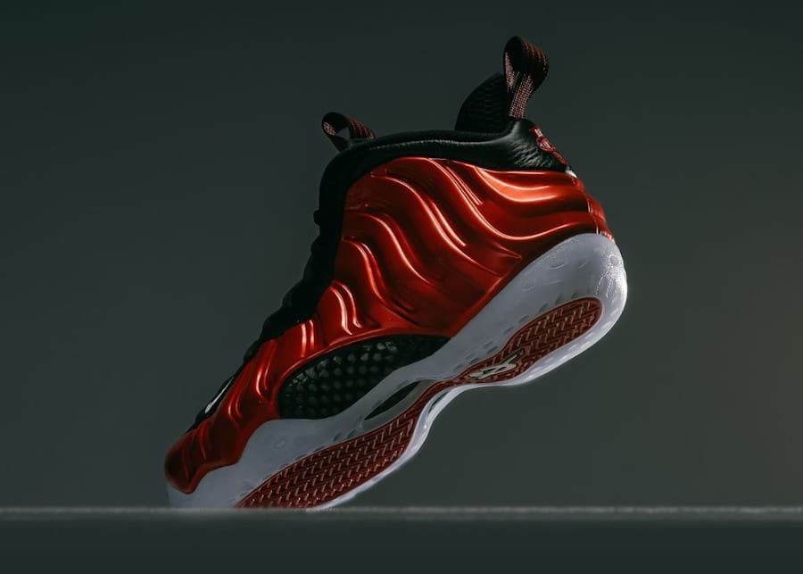 Alternative view of Giày Nike Air Foamposite One 'Metallic Red' DZ2545-600
