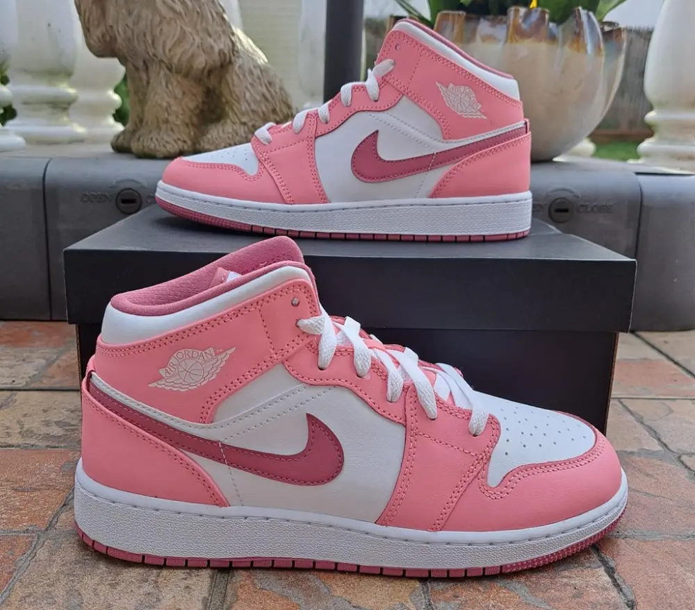 Giày Nike Air Jordan 1 Mid 'Valentine's Day 2023' DQ8423-616 - Ảnh 4