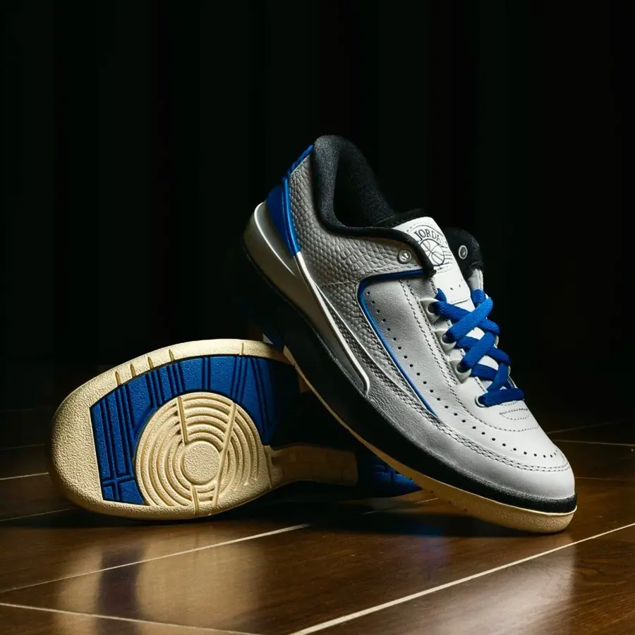 Alternative view of Giày Nike Air Jordan 2 Retro Low 'Varsity Royal' DX4401-104