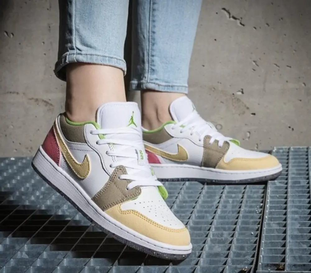 Alternative view of Giày Nike Air Jordan 1 Low GS 'Mutcolor' DJ0341-100