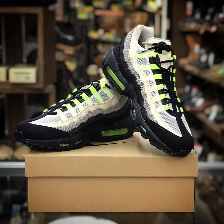 Alternative view of Giày Nike Denham x Air Max 95 'Volt' DD9519-001