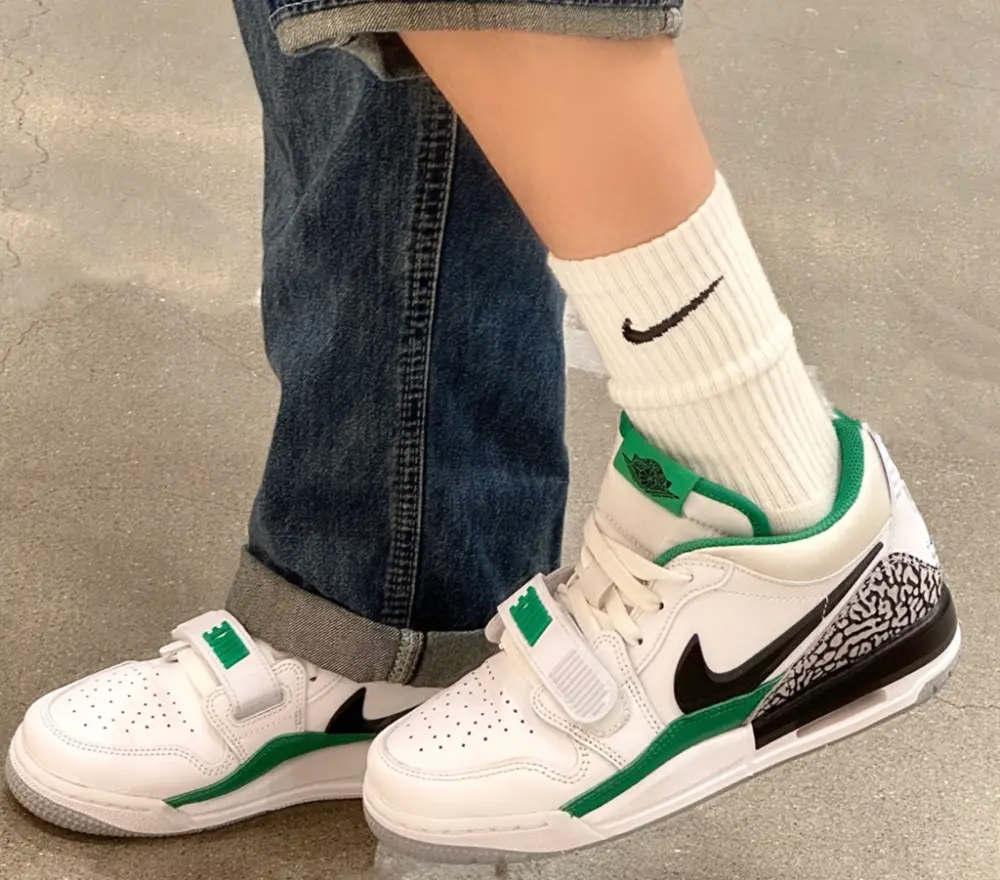 Alternative view of Giày Nike Jordan Legacy 312 Low 'Lucky Green' FN3406-101