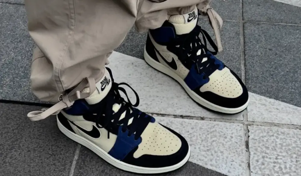 Alternative view of Giày Nike Air Jordan 1 High 'Muslin Blackened Blue' DV1305-104