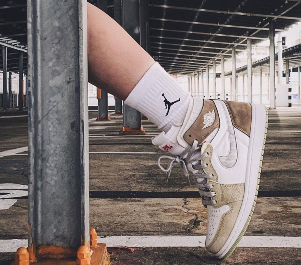 Giày Nike Wmns Air Jordan 1 High Zoom Comfort 'Olive Aura' CT0979-102 - Ảnh 3