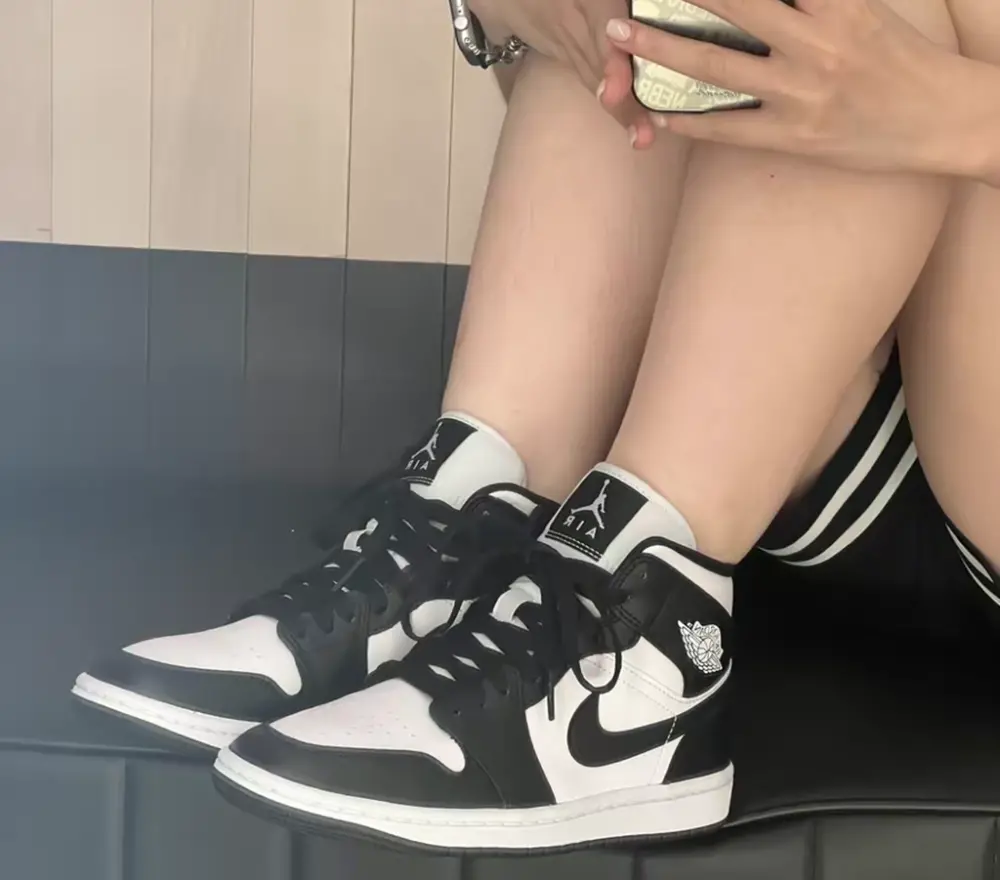 Giày Nike Air Jordan 1 Mid “Panda” DV0991-101 - Ảnh 3
