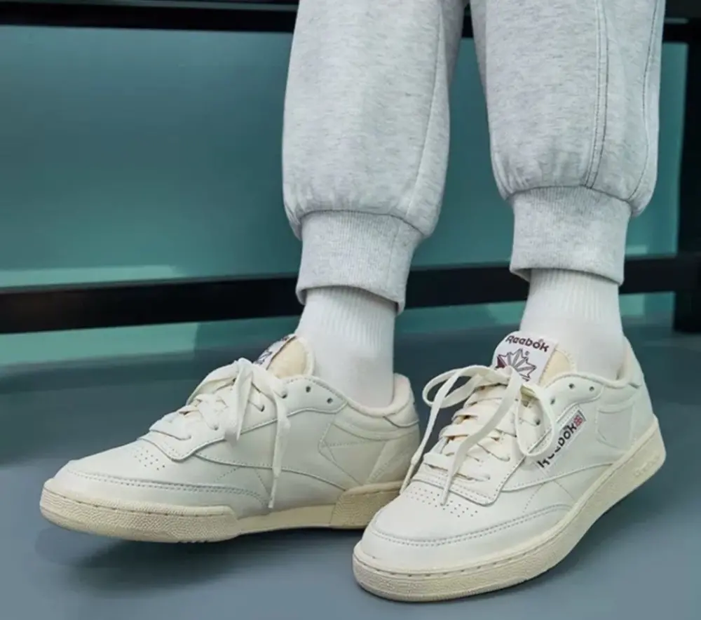 Alternative view of Giày Reebok Club C 85 Vintage 'Chalk Alabaster' GX3681