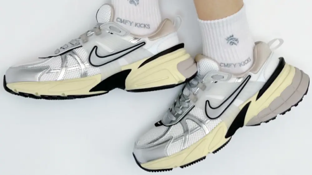 Giày Nike V2K Run ‘Summit White Metallic Silver’ FD0736-100 - Ảnh 4
