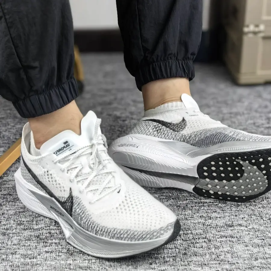 Alternative view of Giày Nike Spring Zoomx Vaporfly Athletic 'White Silver' DV4129-100